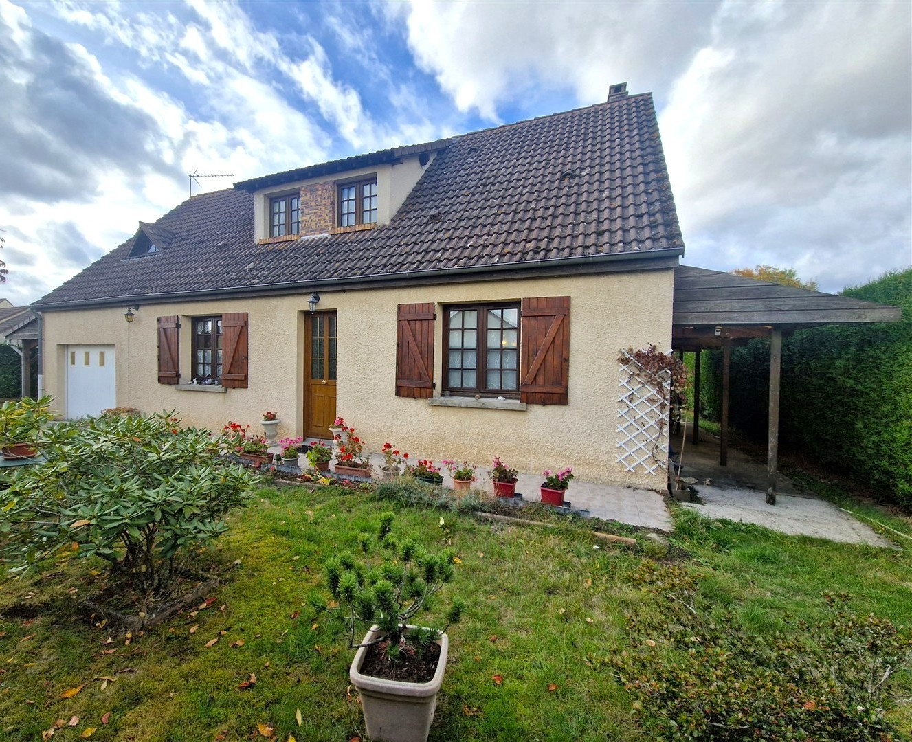 Maison familiale avec jardin et garage !DAMVILLE