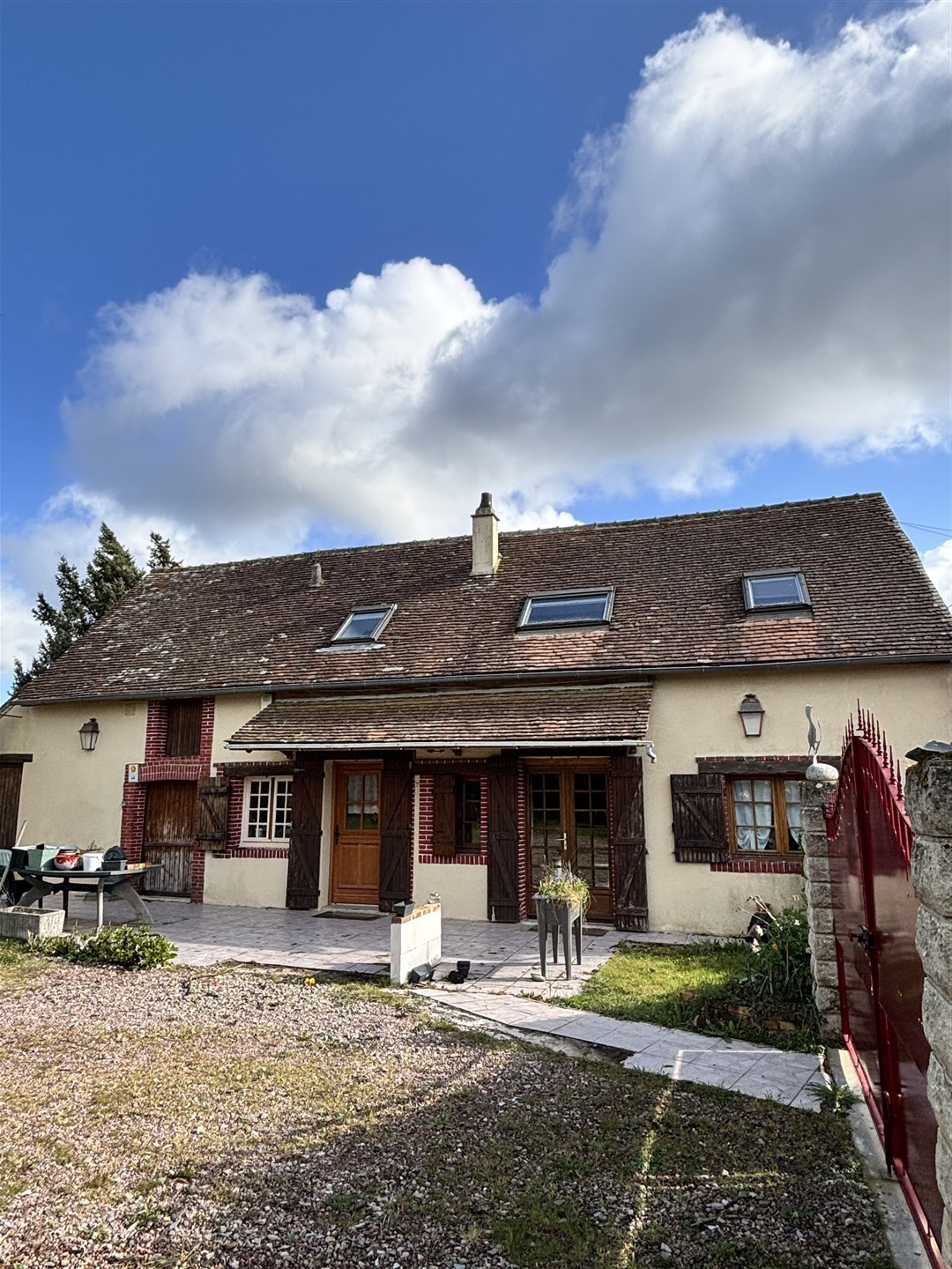 CHARMANTE MAISON ANCIENNEDAMPIERRE-SUR-AVRE