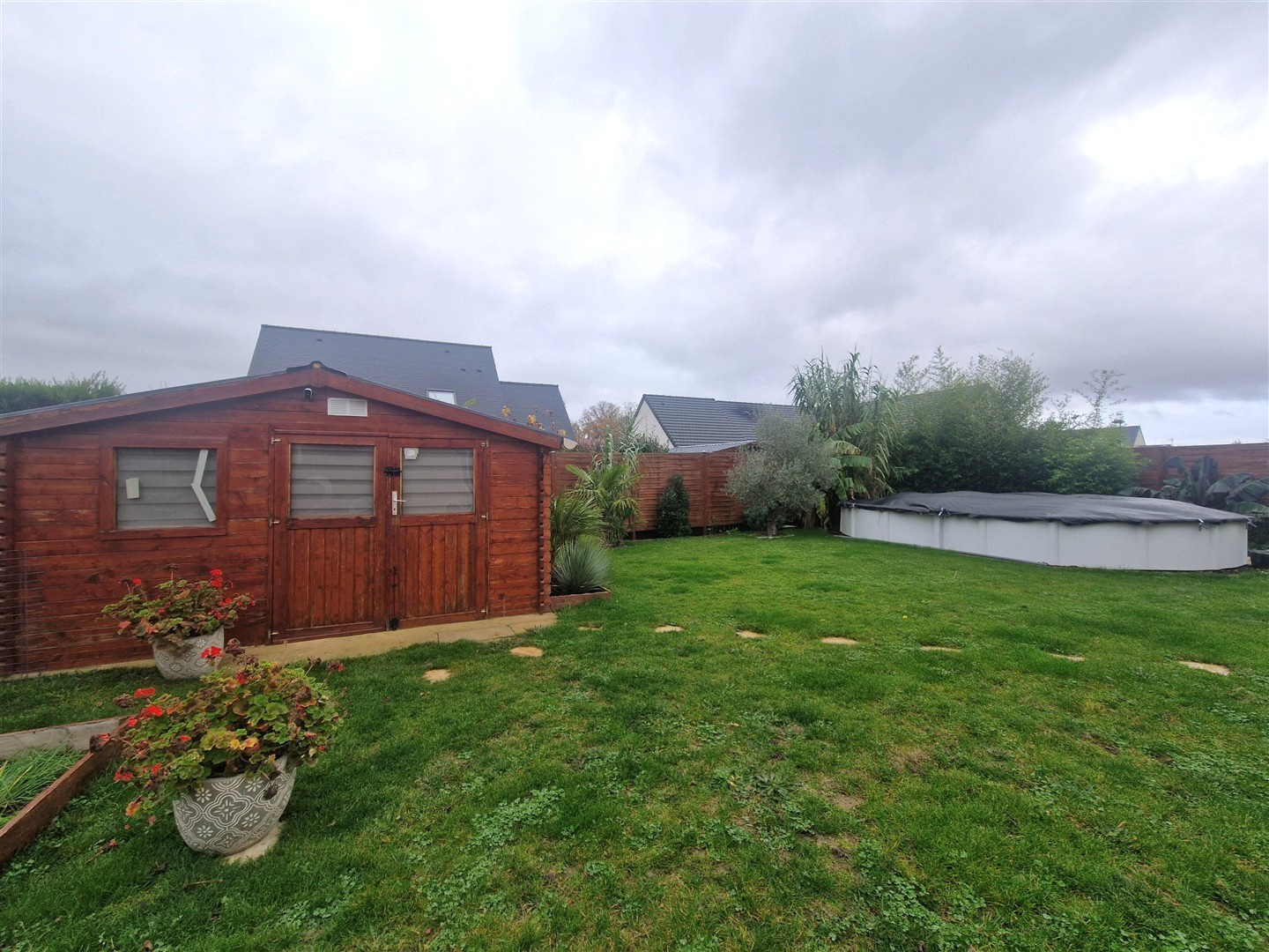 Posez vos valises dans cette maison familiale moderne avec piscine et jardin !SAINT LUBIN DES JONCHERETS