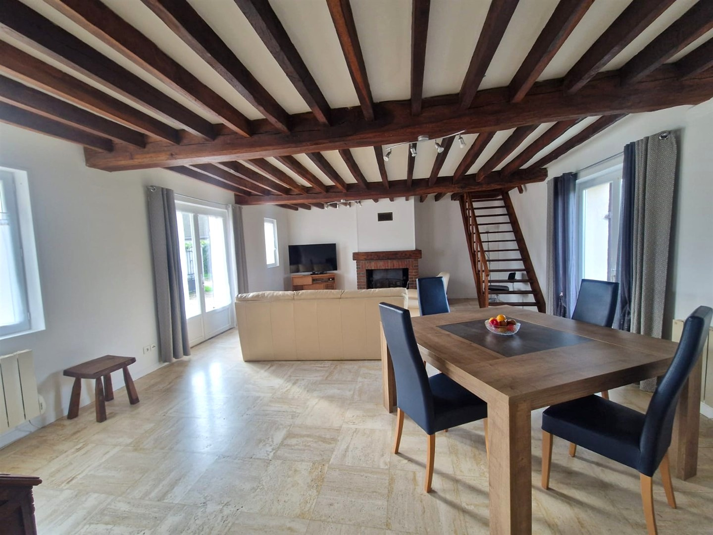 Un bien alliant charme de l'ancien et confort moderne, à visiter sans tarder !LA MADELEINE DE NONANCOURT, LA-MADELEIN-DE-NONANCOURT