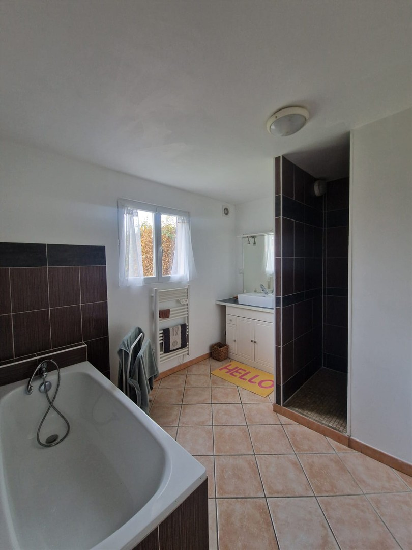 Un bien alliant charme de l'ancien et confort moderne, à visiter sans tarder !LA MADELEINE DE NONANCOURT, LA-MADELEIN-DE-NONANCOURT