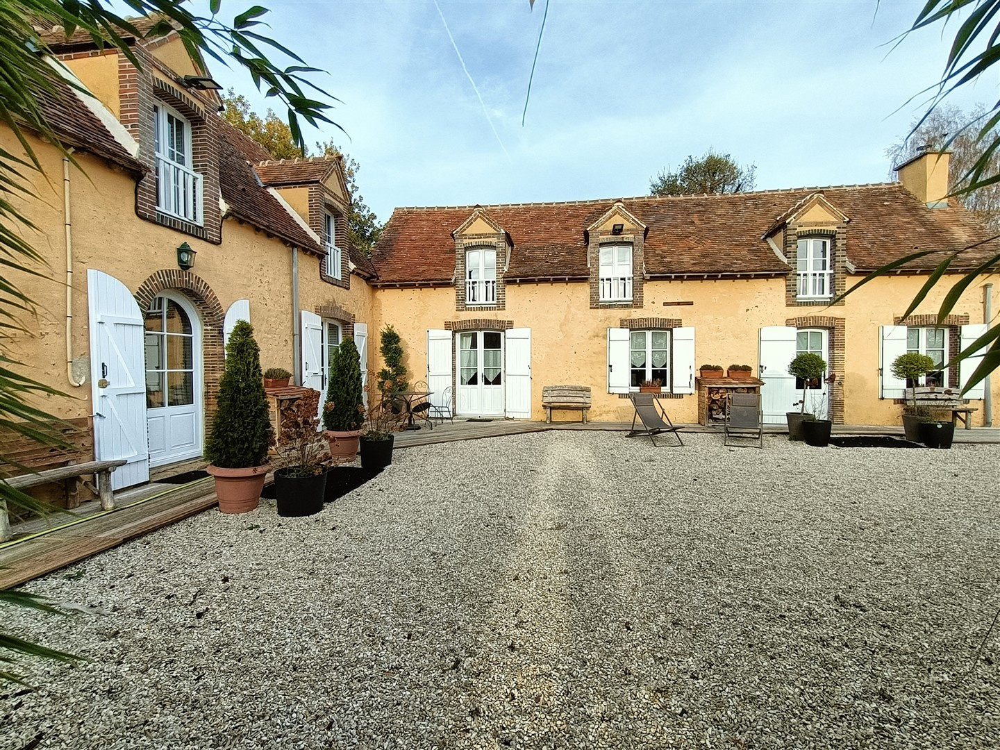 PROPRIETE DANS HAMEAU AU CALMESENONCHES