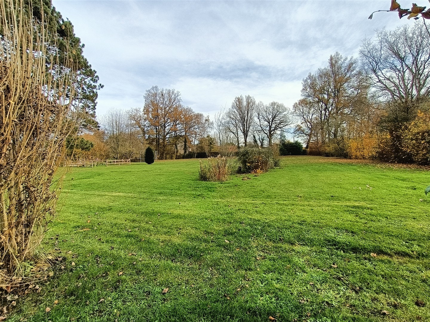 PROPRIETE DANS HAMEAU AU CALMESENONCHES