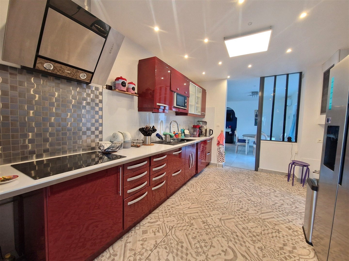 Ce bien rare est idéal pour une grande famille, une activité de gîtes ou pour recevoir vos proches !ILLIERS-L\'EVEQUE