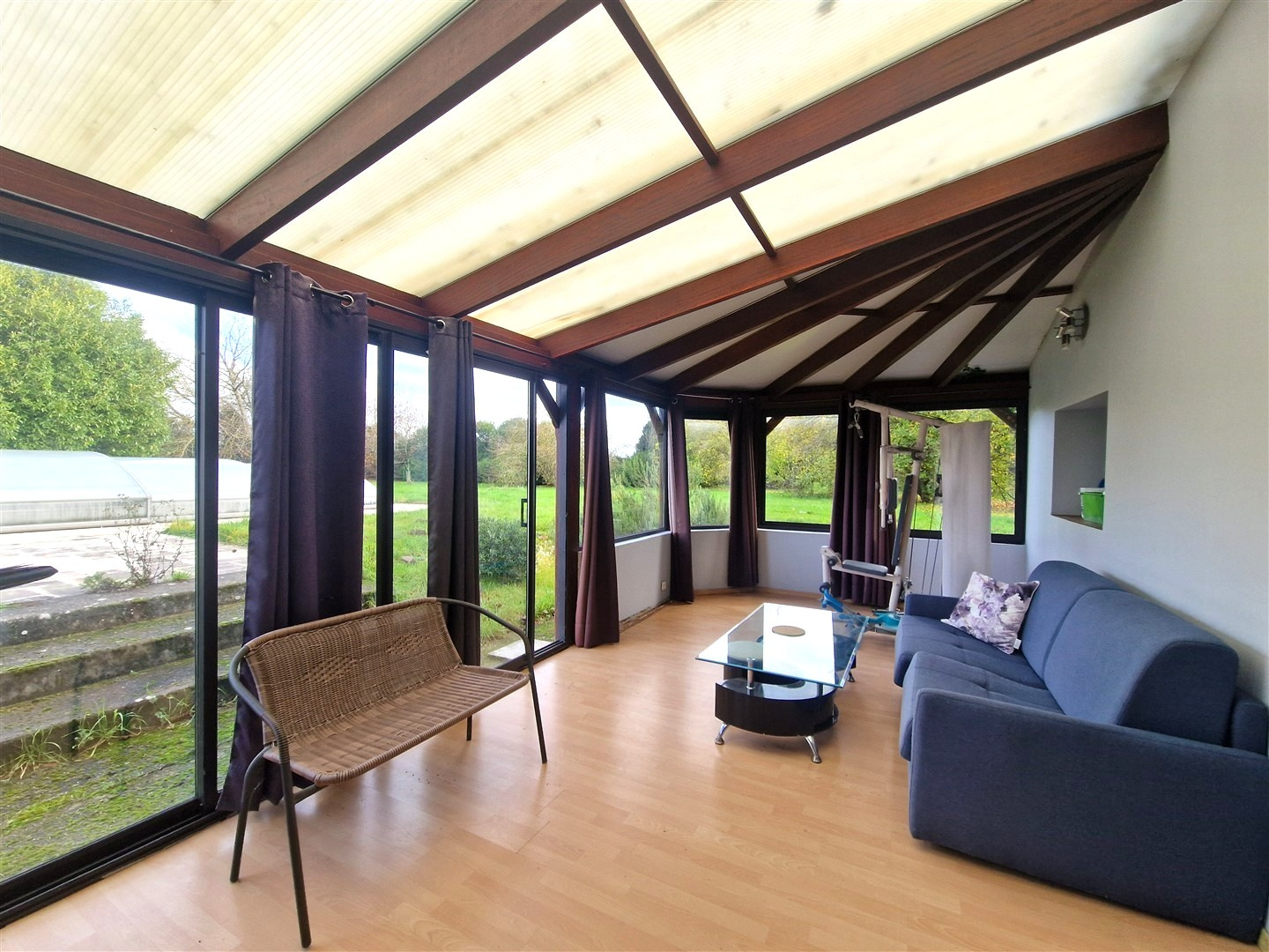 Ce bien rare est idéal pour une grande famille, une activité de gîtes ou pour recevoir vos proches !ILLIERS-L\'EVEQUE