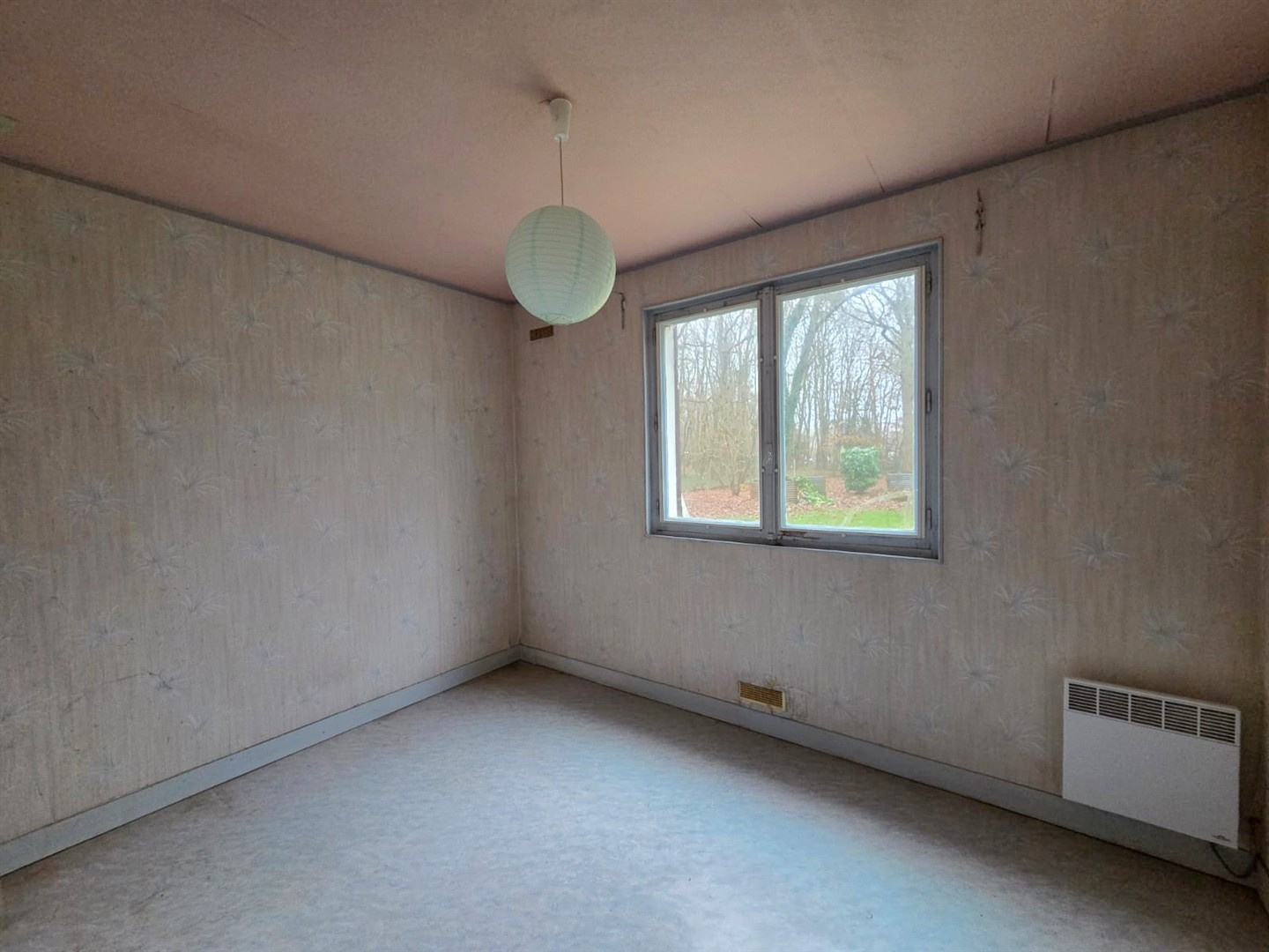 MAISON ANCIENNE À RÉNOVER