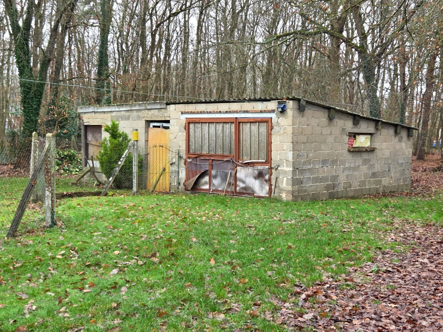 MAISON ANCIENNE À RÉNOVER