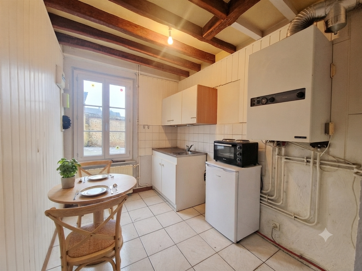 Une opportunité rare pour un premier achat, un investissement locatif ou un pied-à-terre en centre-ville !NONANCOURT, Ttes commodités