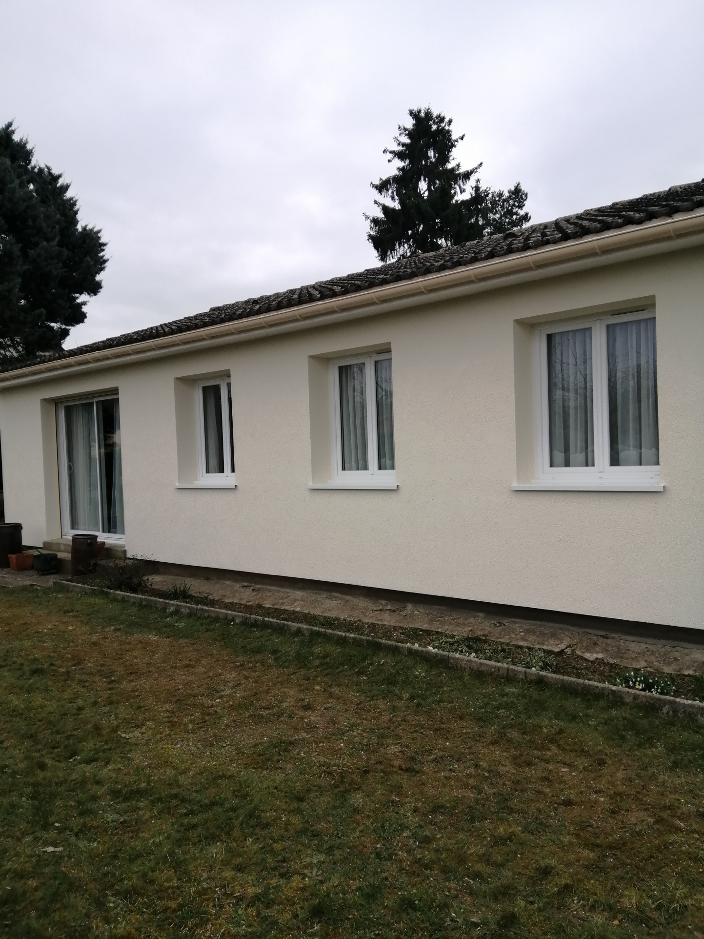 MAISON DE PLAIN-PIED PROCHE CENTRESENONCHES