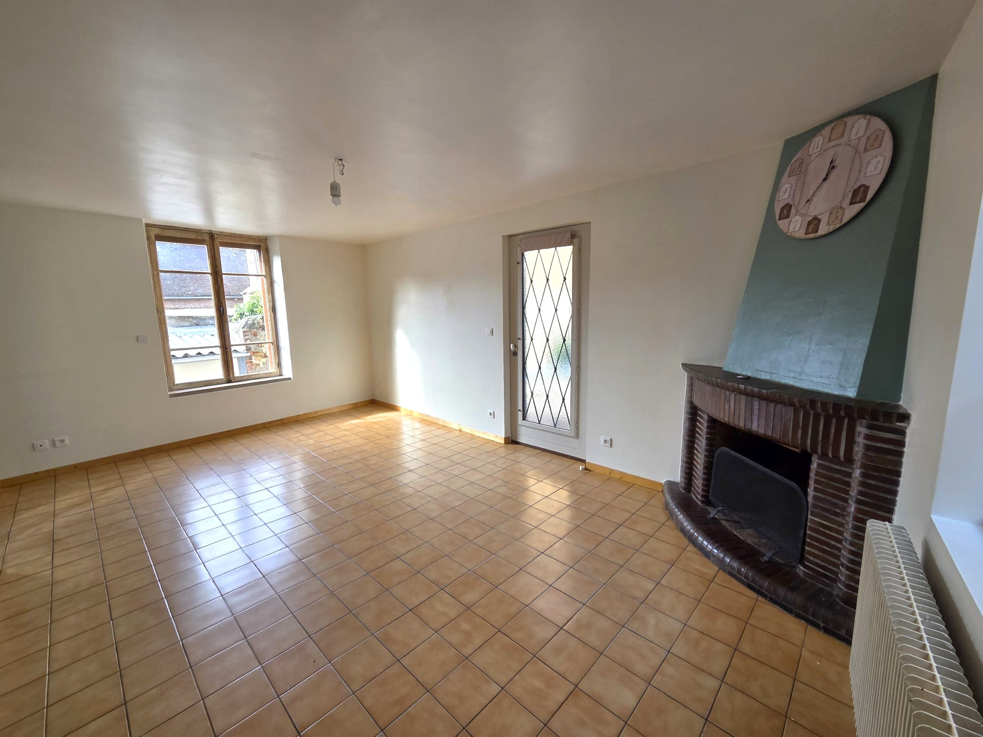 Un bien rare, alliant praticité et convivialité, à découvrir sans tarder !NONANCOURT