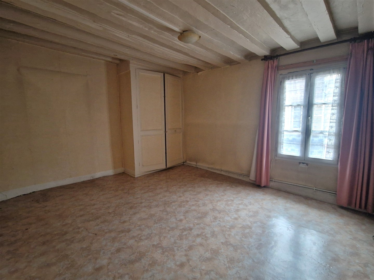 Maison ancienne à colombages, 2 chambres, centre Nonancourt !NONANCOURT
