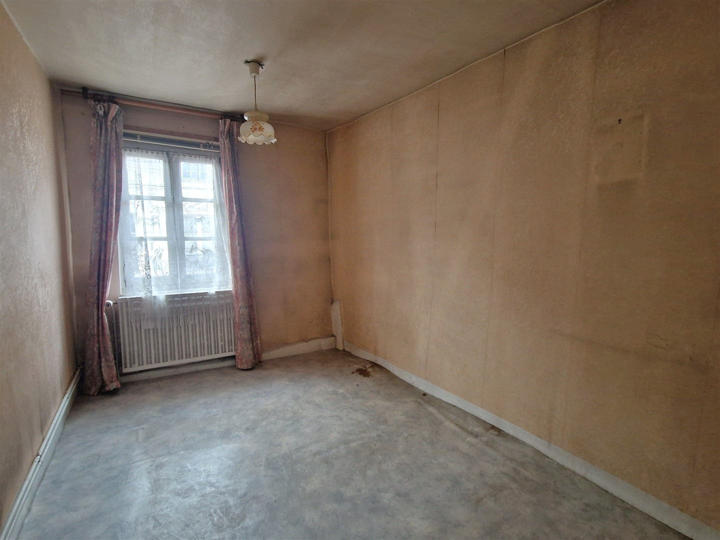 Maison ancienne à colombages, 2 chambres, centre Nonancourt !NONANCOURT