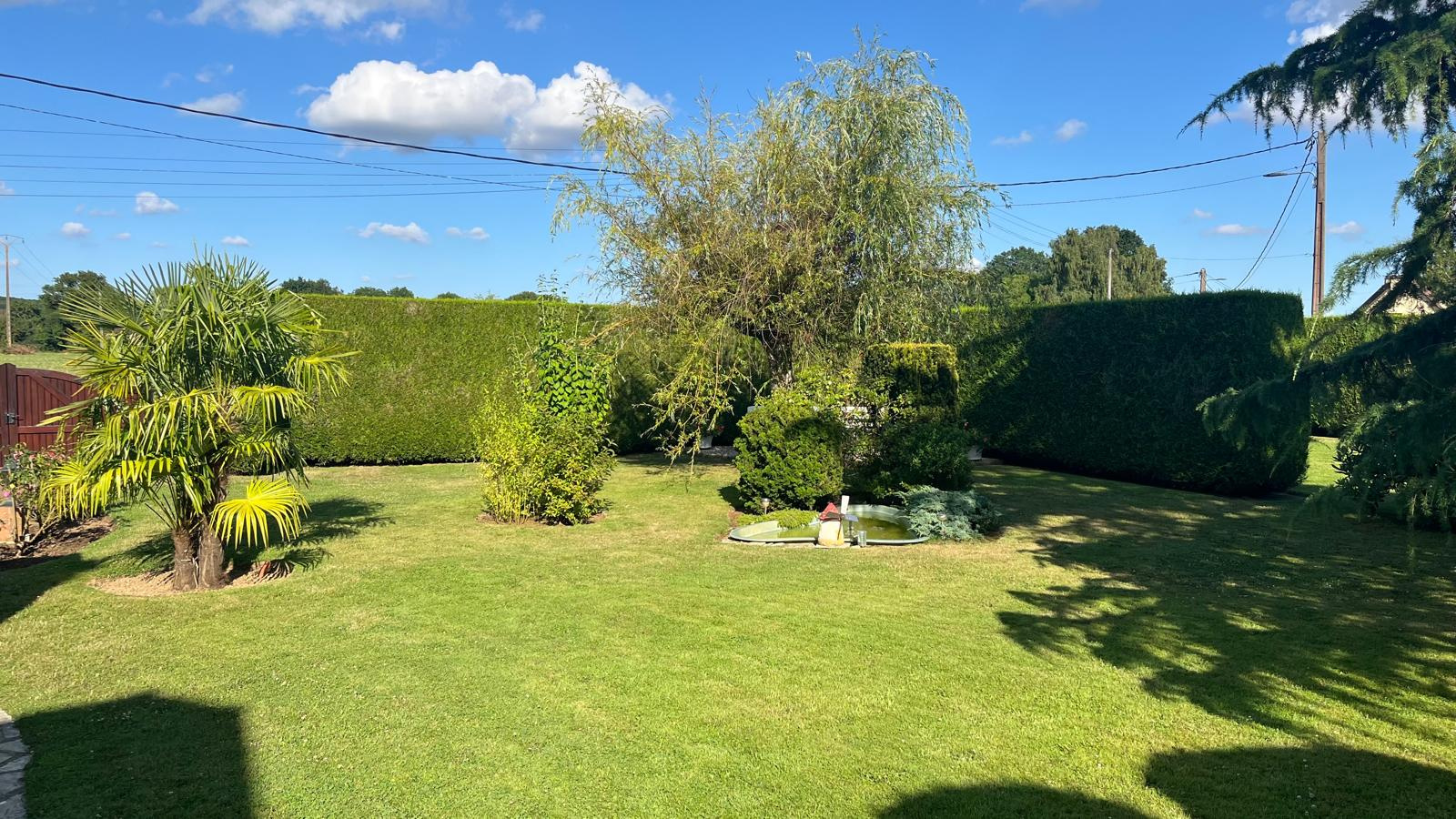 MAISON TRADITIONNELLE SUR SOUS-SOLSENONCHES