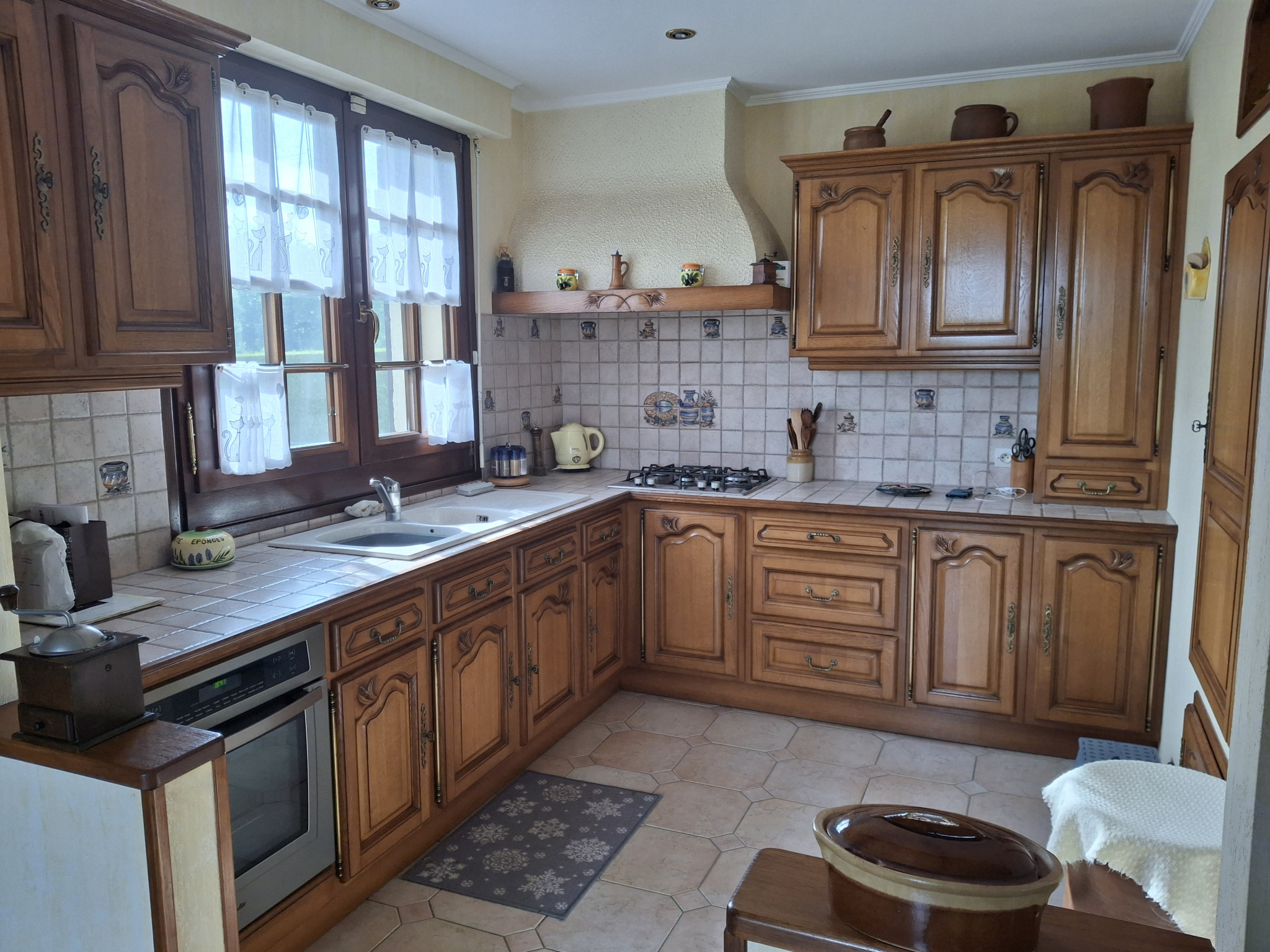 MAISON TRADITIONNELLE SUR SOUS-SOLSENONCHES