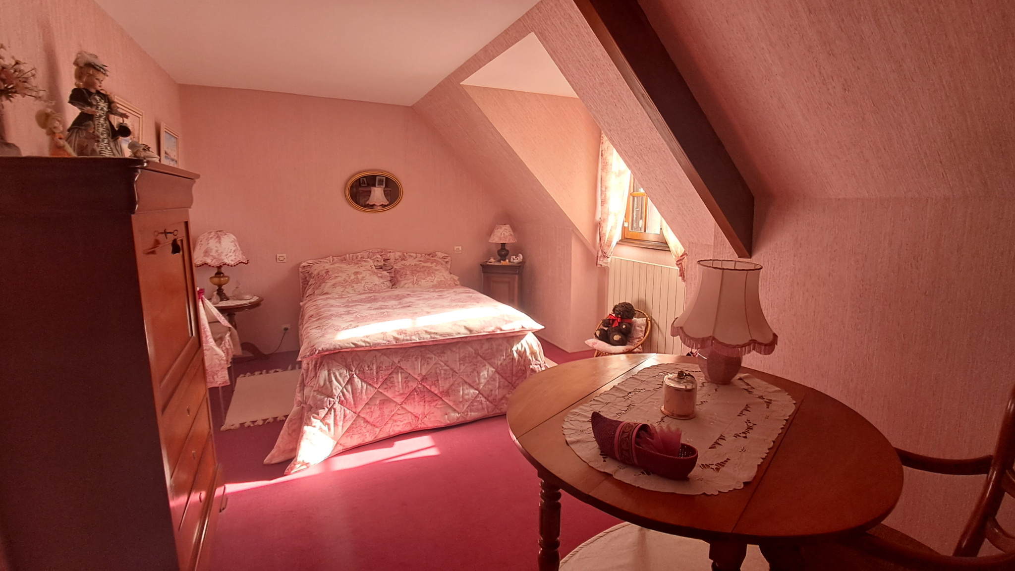 MAISON TRADITIONNELLE SUR SOUS-SOLSENONCHES