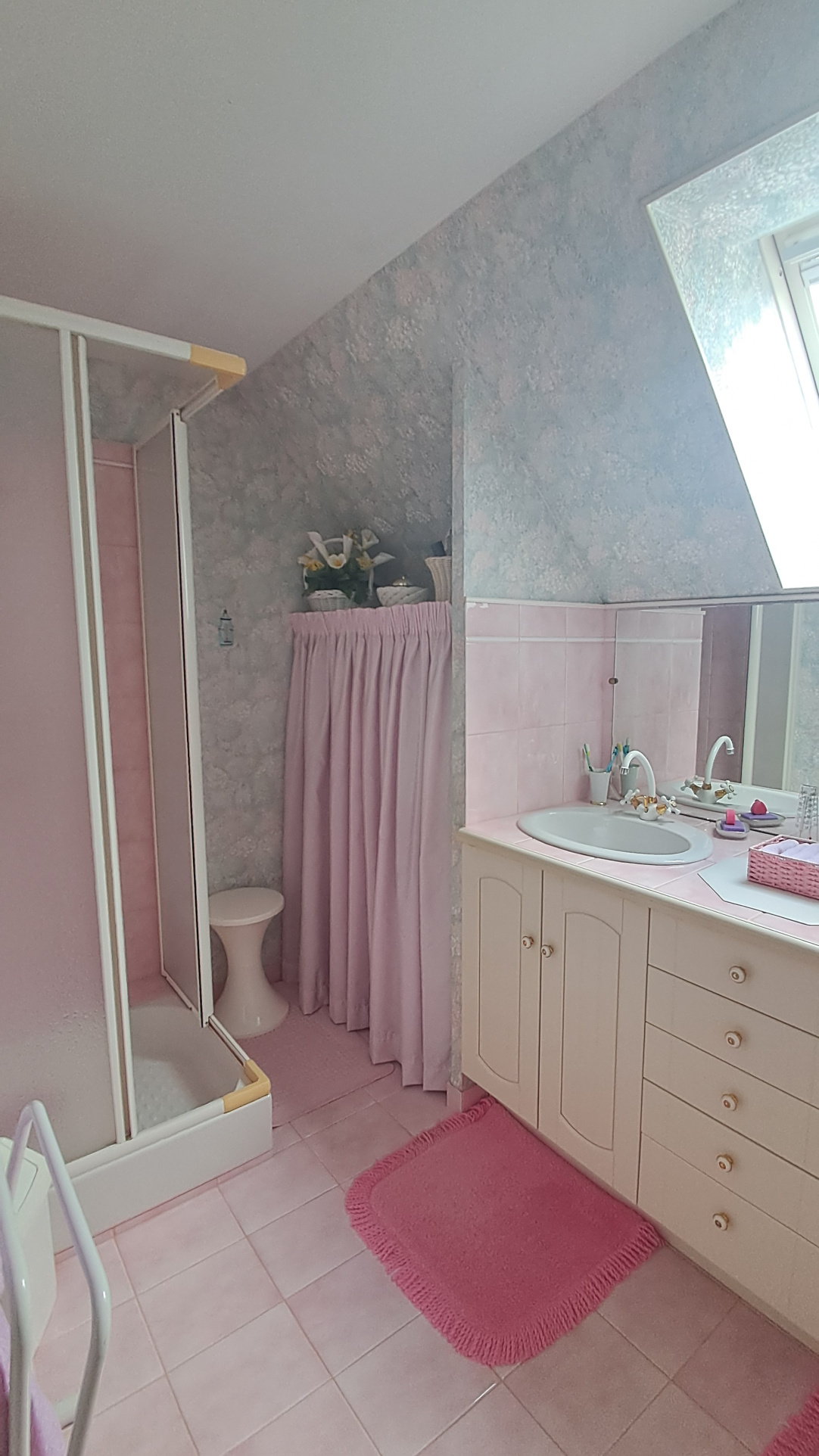 MAISON TRADITIONNELLE SUR SOUS-SOLSENONCHES