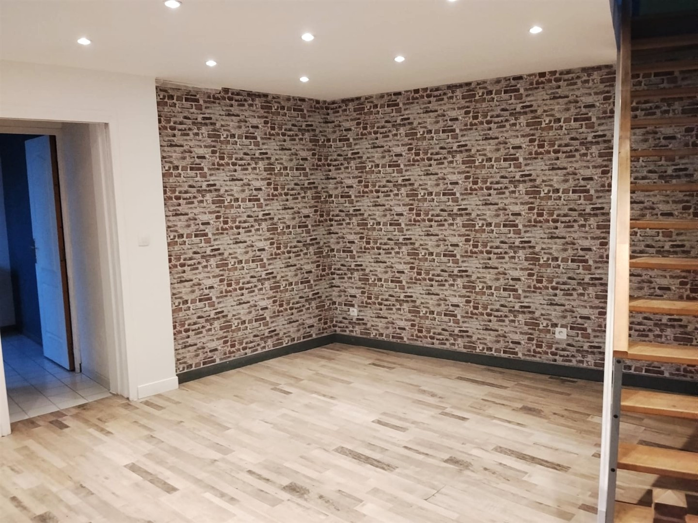 Appartement alliant charme, fonctionnalité et situation idéale, à proximité immédiate des commerces et des comVERNEUIL-SUR-AVRE