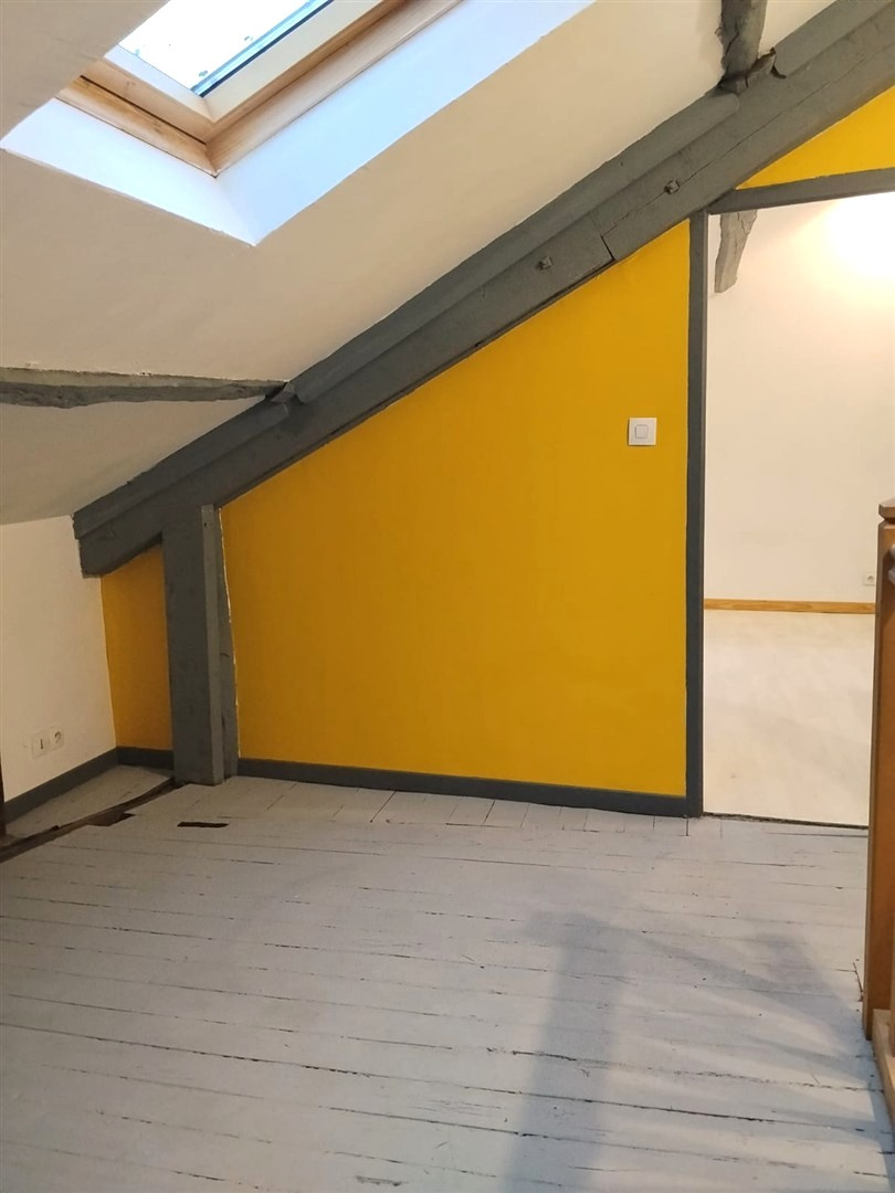 Appartement alliant charme, fonctionnalité et situation idéale, à proximité immédiate des commerces et des comVERNEUIL-SUR-AVRE