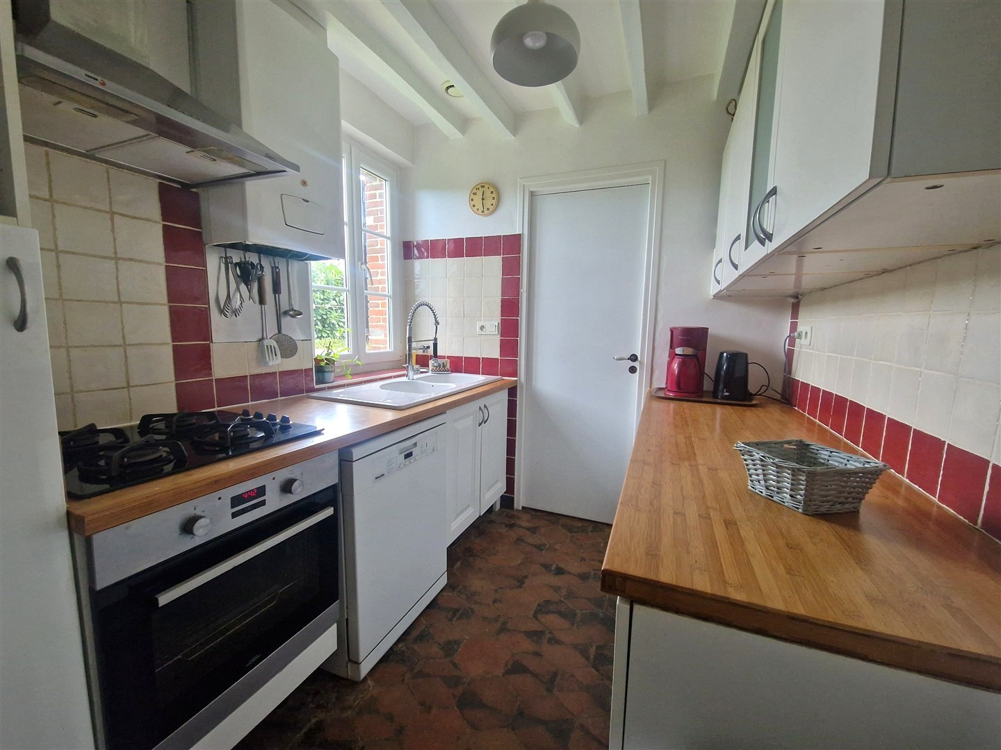 Coup de cœur ! Fermette de charme avec dépendances et vaste jardin arboré.Secteur MARCILLY LA CAMPAGNE