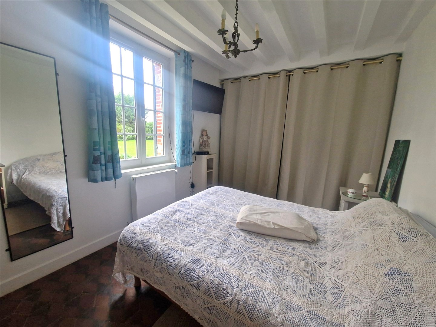 Coup de cœur ! Fermette de charme avec dépendances et vaste jardin arboré.Secteur MARCILLY LA CAMPAGNE