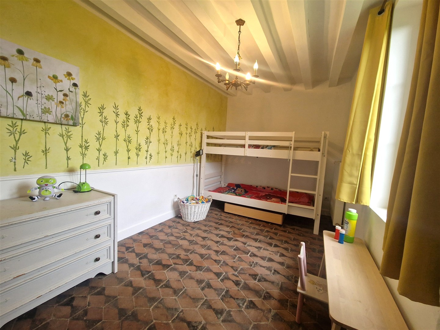 Coup de cœur ! Fermette de charme avec dépendances et vaste jardin arboré.Secteur MARCILLY LA CAMPAGNE