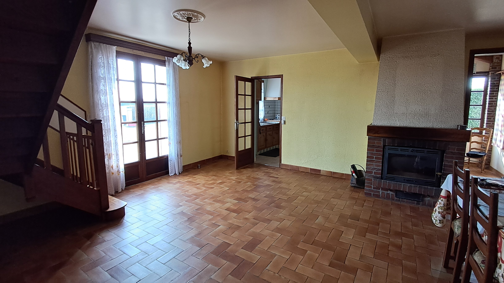 CHARMANTE MAISON AVEC DEPENDANCESSENONCHES