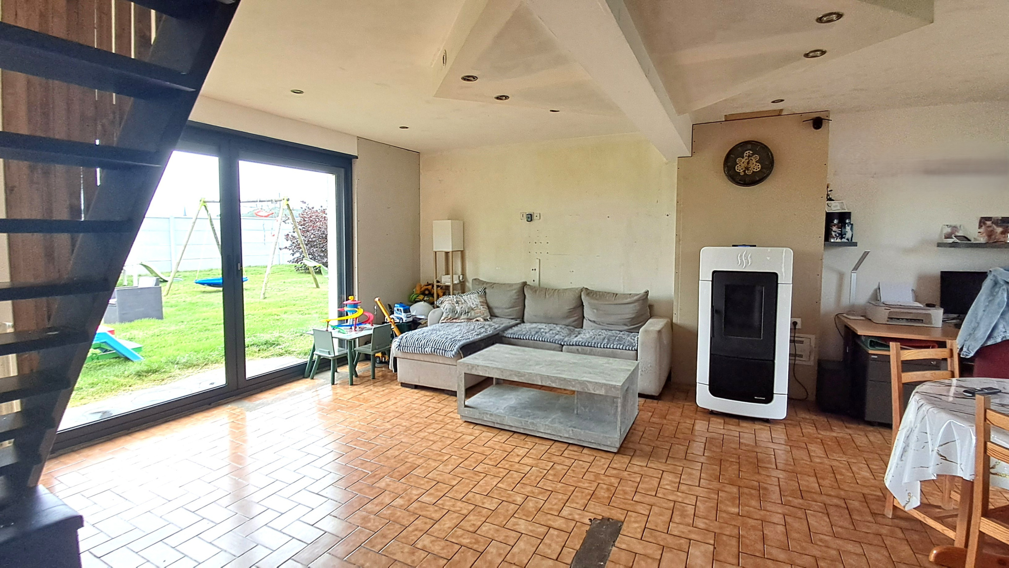 MAISON TRADITIONNELLE DANS IMPASSE AU CALME