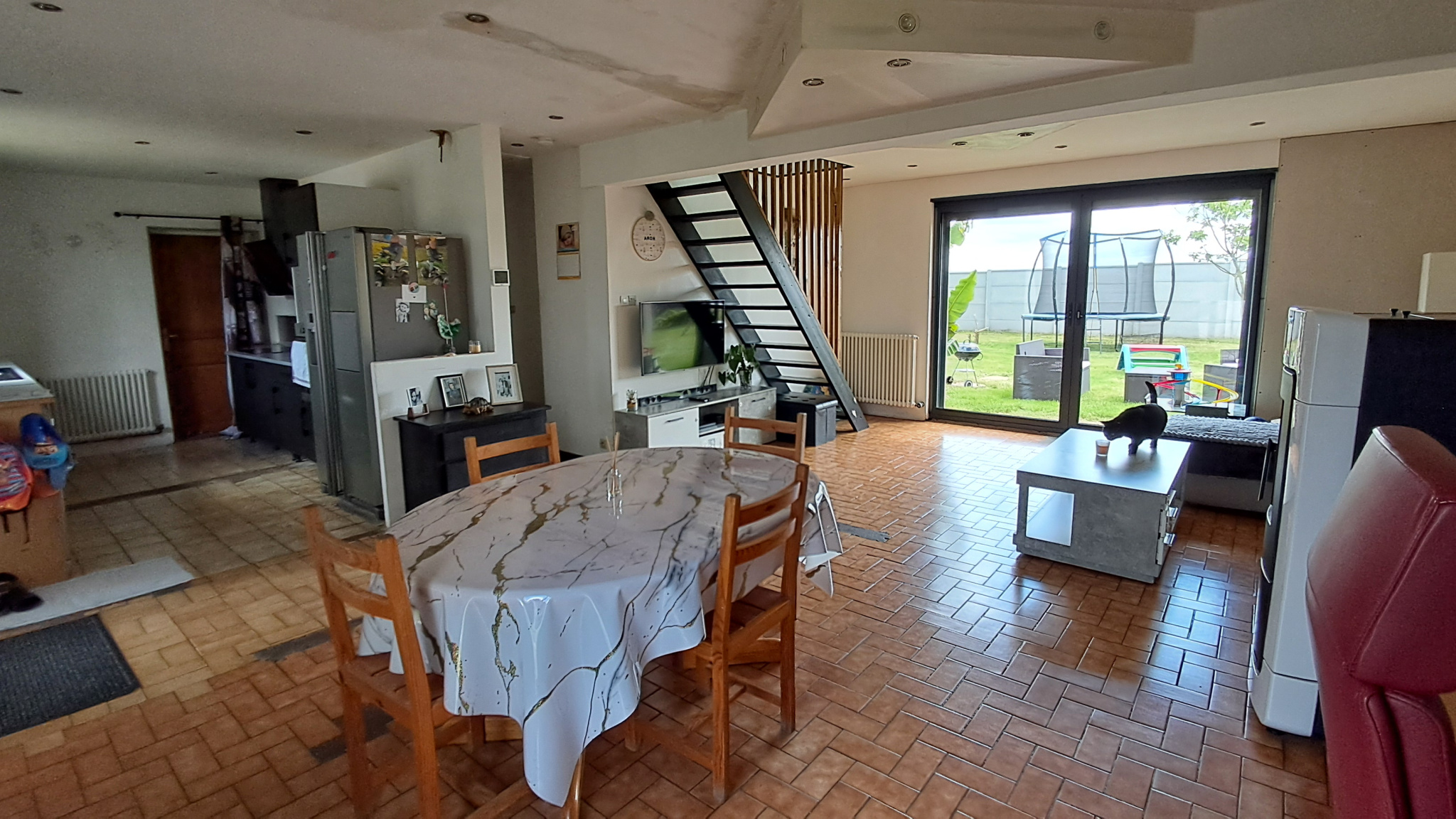 MAISON TRADITIONNELLE DANS IMPASSE AU CALME