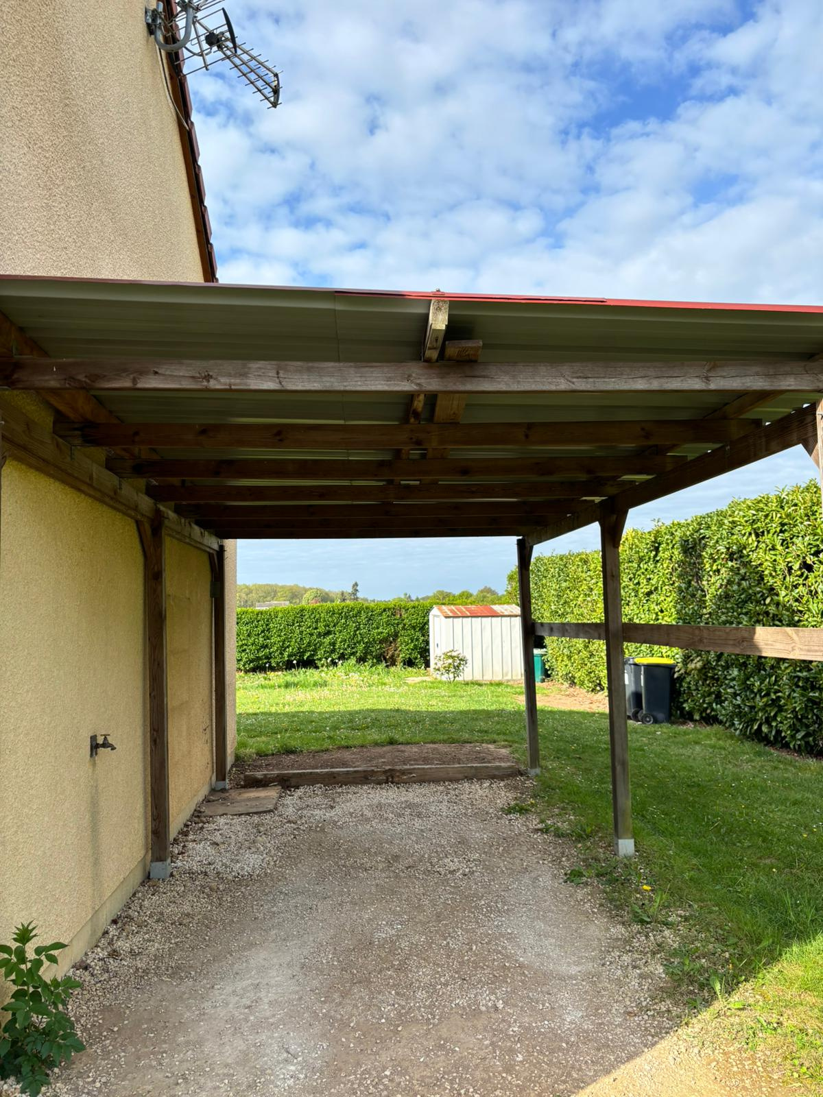 Maison traditionnelle de plain-pied, alliant confort et fonctionnalité
