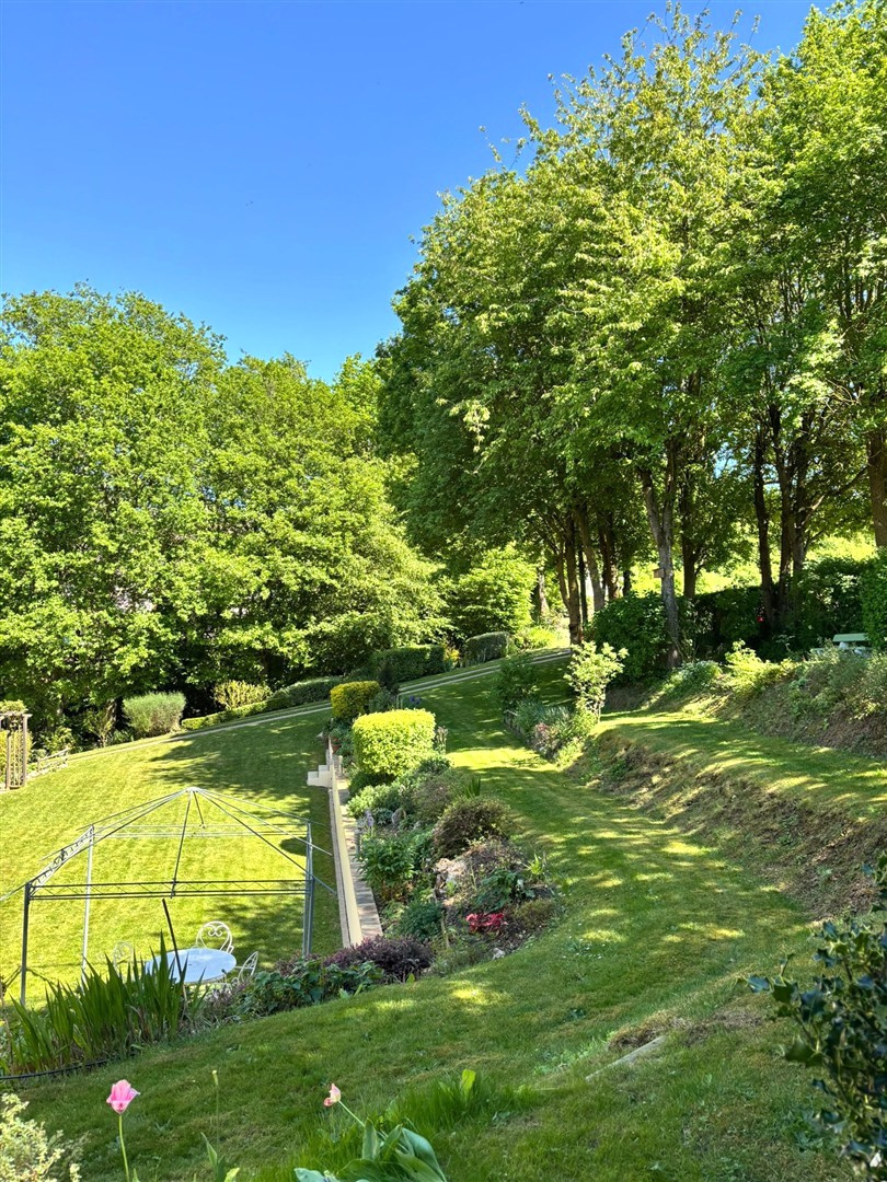 UN VÉRITABLE HAVRE DE PAIX A DÉCOUVRIR...SAINT LUBIN DES JONCHERETS