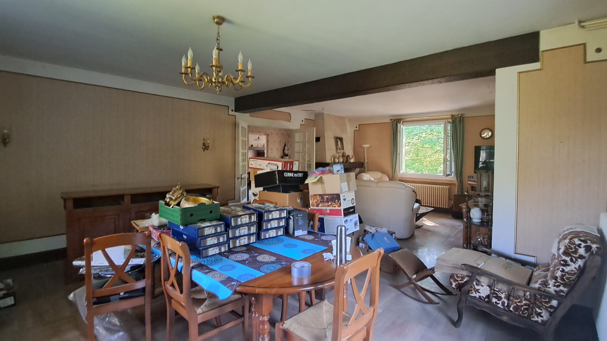 MAISON TRADITIONNELLE SUR SOUS-SOL PROCHE COMMERCES ET ECOLESSENONCHES