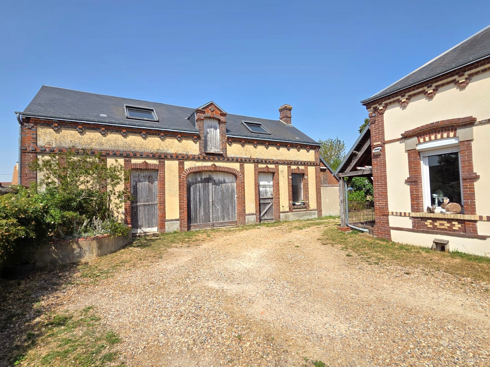 MAISON LUMINEUSELA MADELEINE DE NONANCOURT