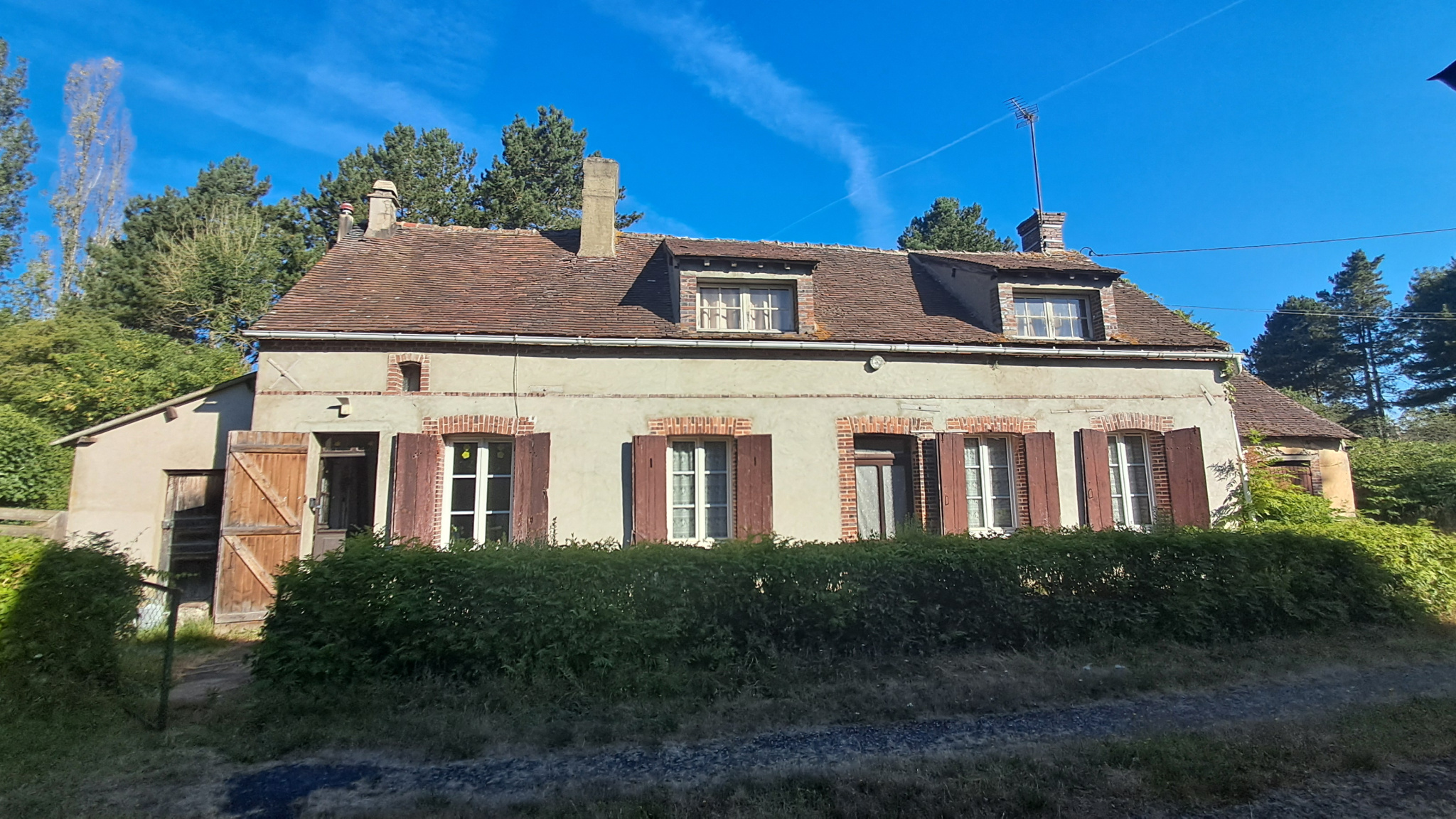 Ancien corps de ferme avec grand terrainSENONCHES