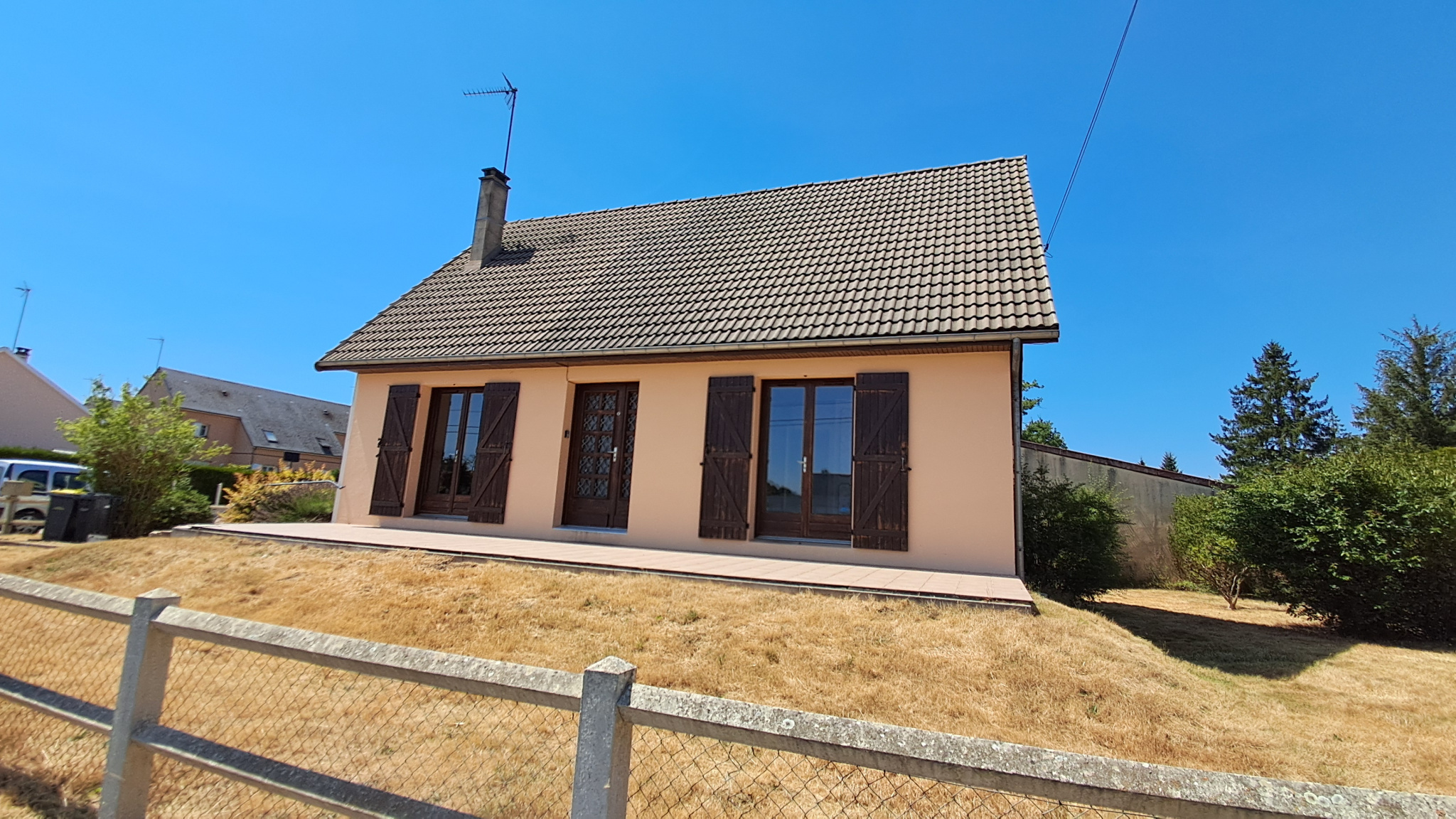 MAISON TRADITIONNELLE SUR SOUS-SOL TOTAL PROCHE CENTRE VILLE