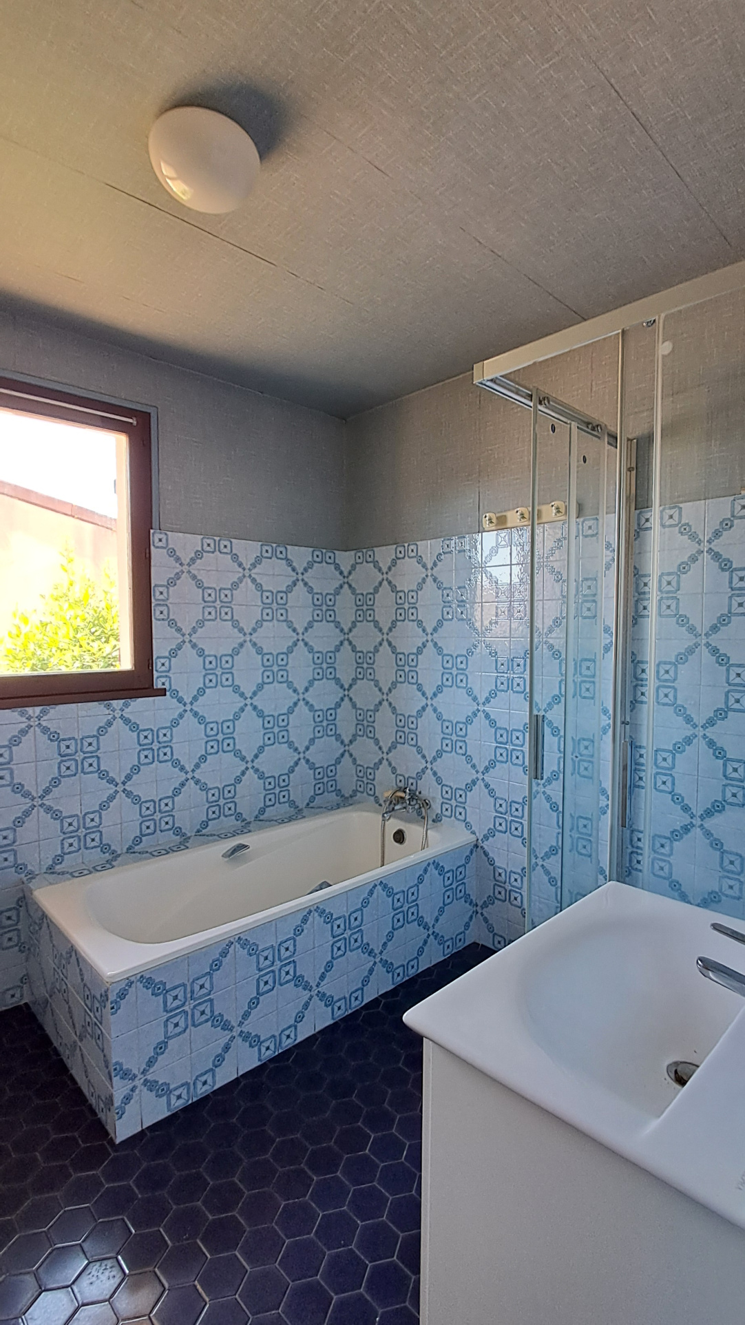 MAISON TRADITIONNELLE SUR SOUS-SOL TOTAL PROCHE CENTRE VILLE