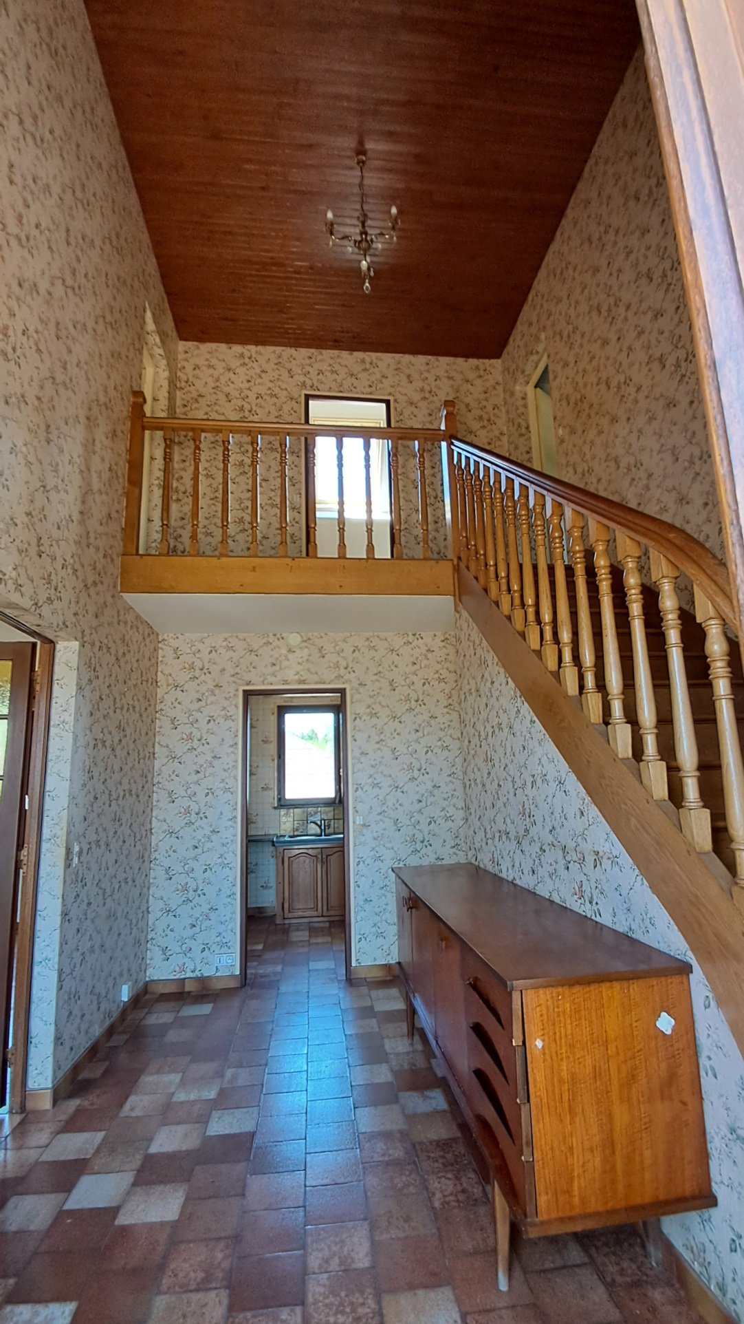 MAISON TRADITIONNELLE SUR SOUS-SOL TOTAL PROCHE CENTRE VILLE