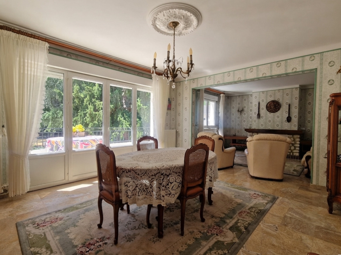 Maison familiale avec accès rapide à la RN12. Un cadre de vie paisible et verdoyant à visiter sans attendre !SAINT- REMY-SUR-AVRE