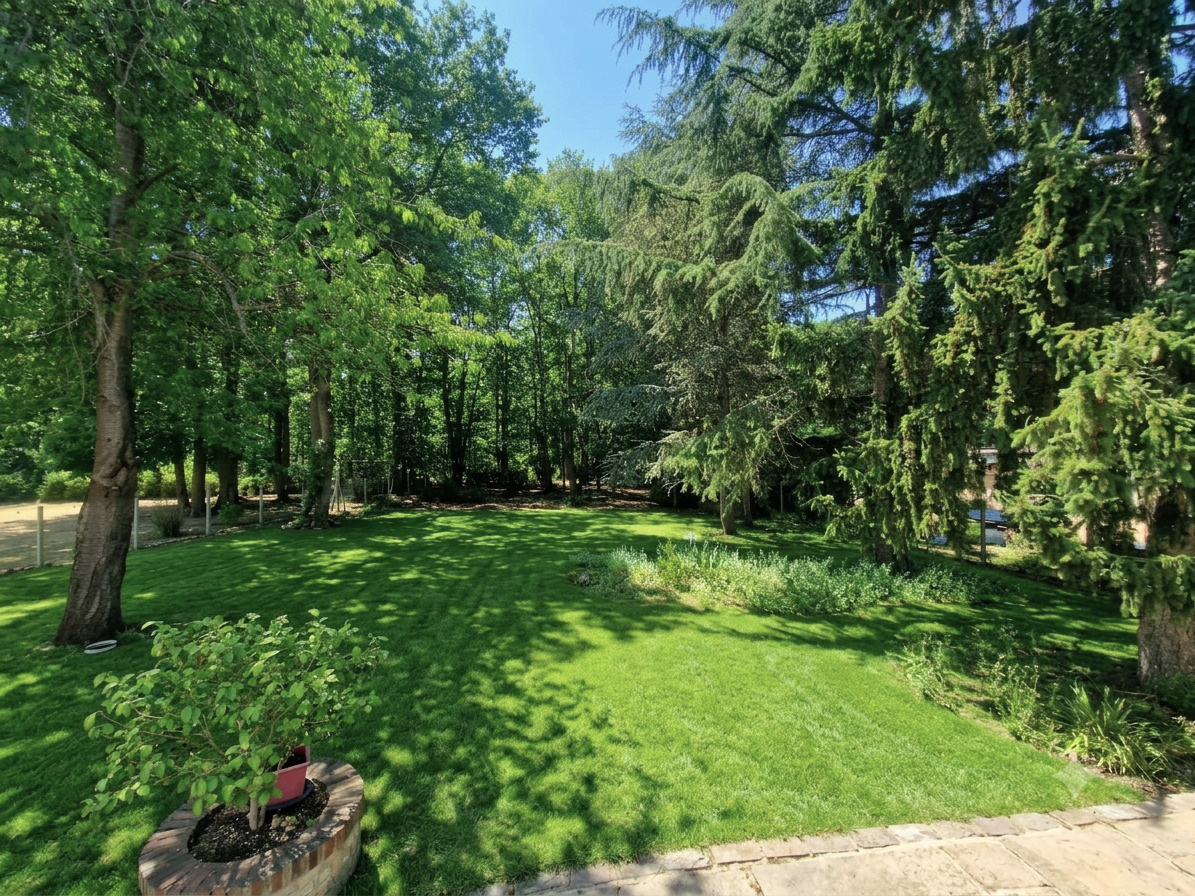 Maison familiale avec accès rapide à la RN12. Un cadre de vie paisible et verdoyant à visiter sans attendre !SAINT- REMY-SUR-AVRE