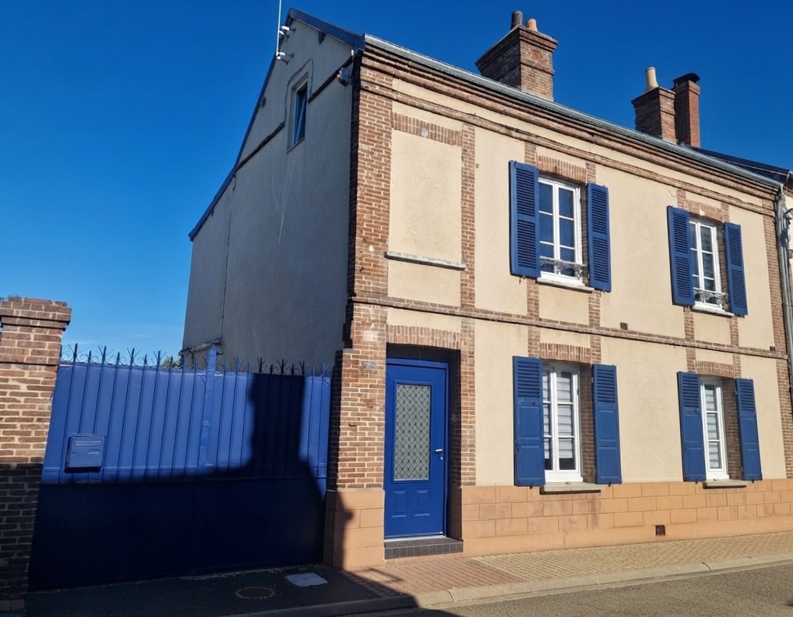 Coup de cœur assuré ! Une maison rare, alliant charme, confort et fonctionnalité, à découvrir sans tarder !SAINT LUBIN DES JONCHERETS