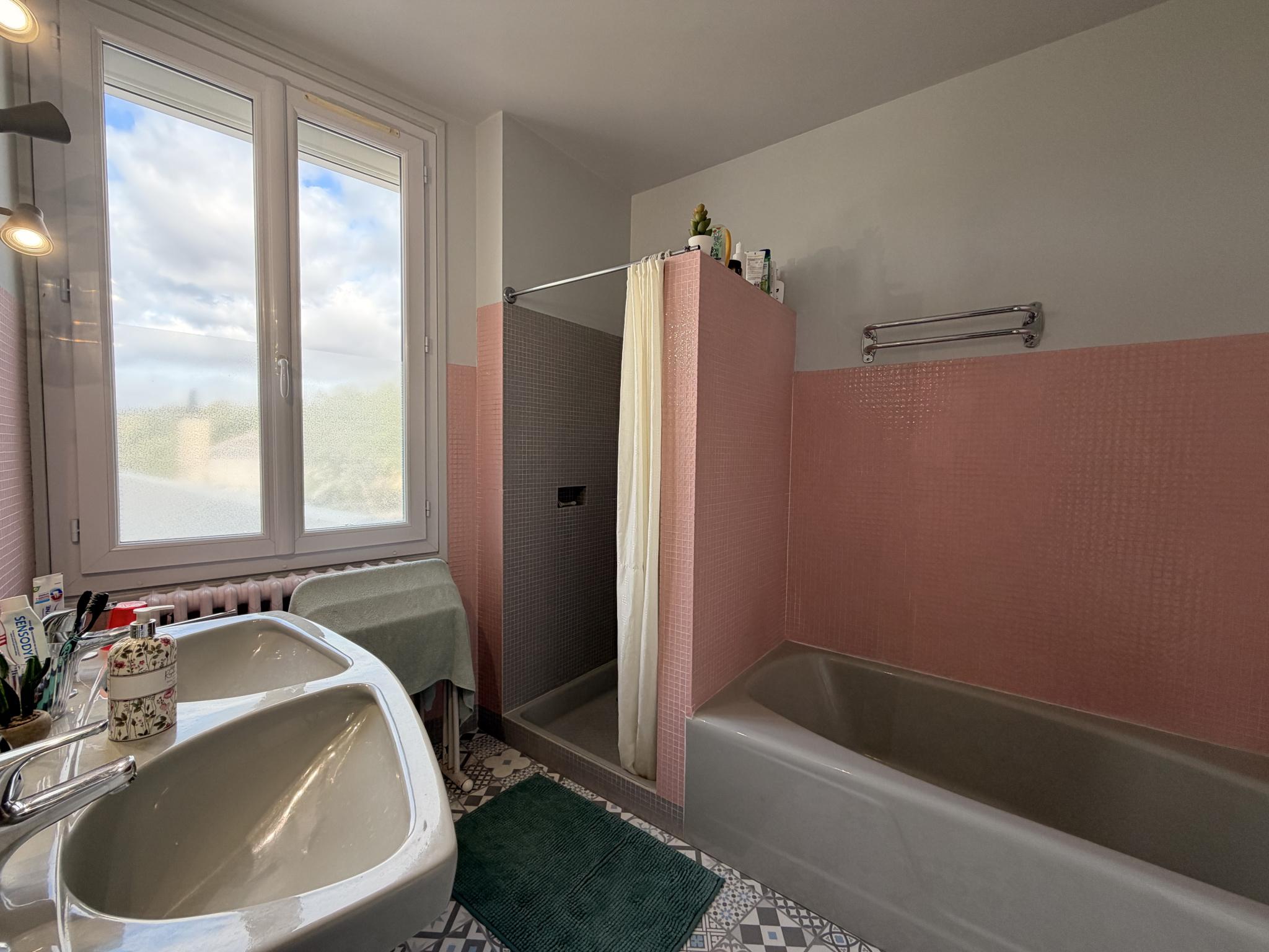 Coup de cœur assuré ! Une maison rare, alliant charme, confort et fonctionnalité, à découvrir sans tarder !SAINT LUBIN DES JONCHERETS